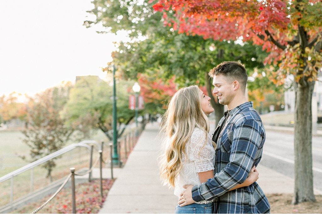 engagement photoshoot inspiration and ideas for the fall
